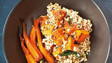 Korngrynsrisotto med rostade morötter och fetaost