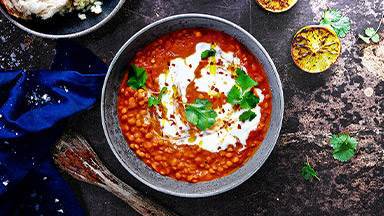 Vegetarisk Tikka Masala med röda linser & sås på kokosmjölk
